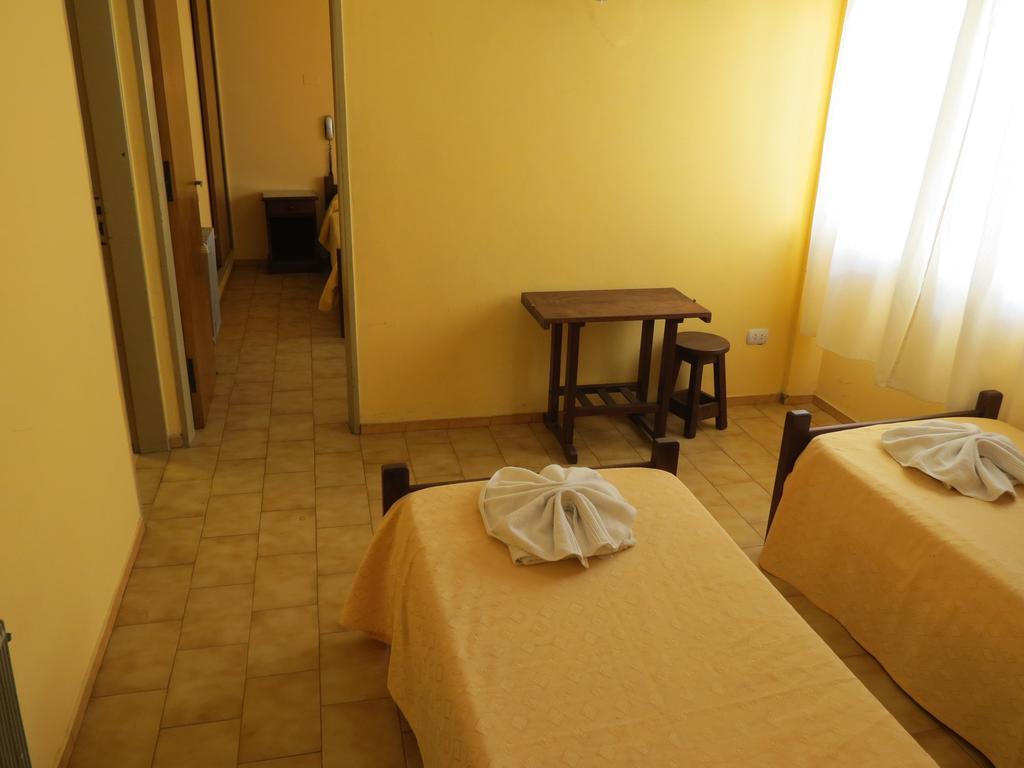 Hotel Arenales Villa Carlos Paz Camera foto